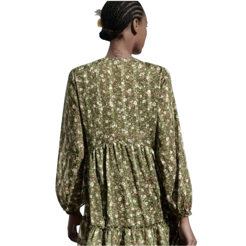 ZARA Green Floral Mini Dress w/Keyhole
Neckline and Smocked Top, Size M. - Picture 2 of 12